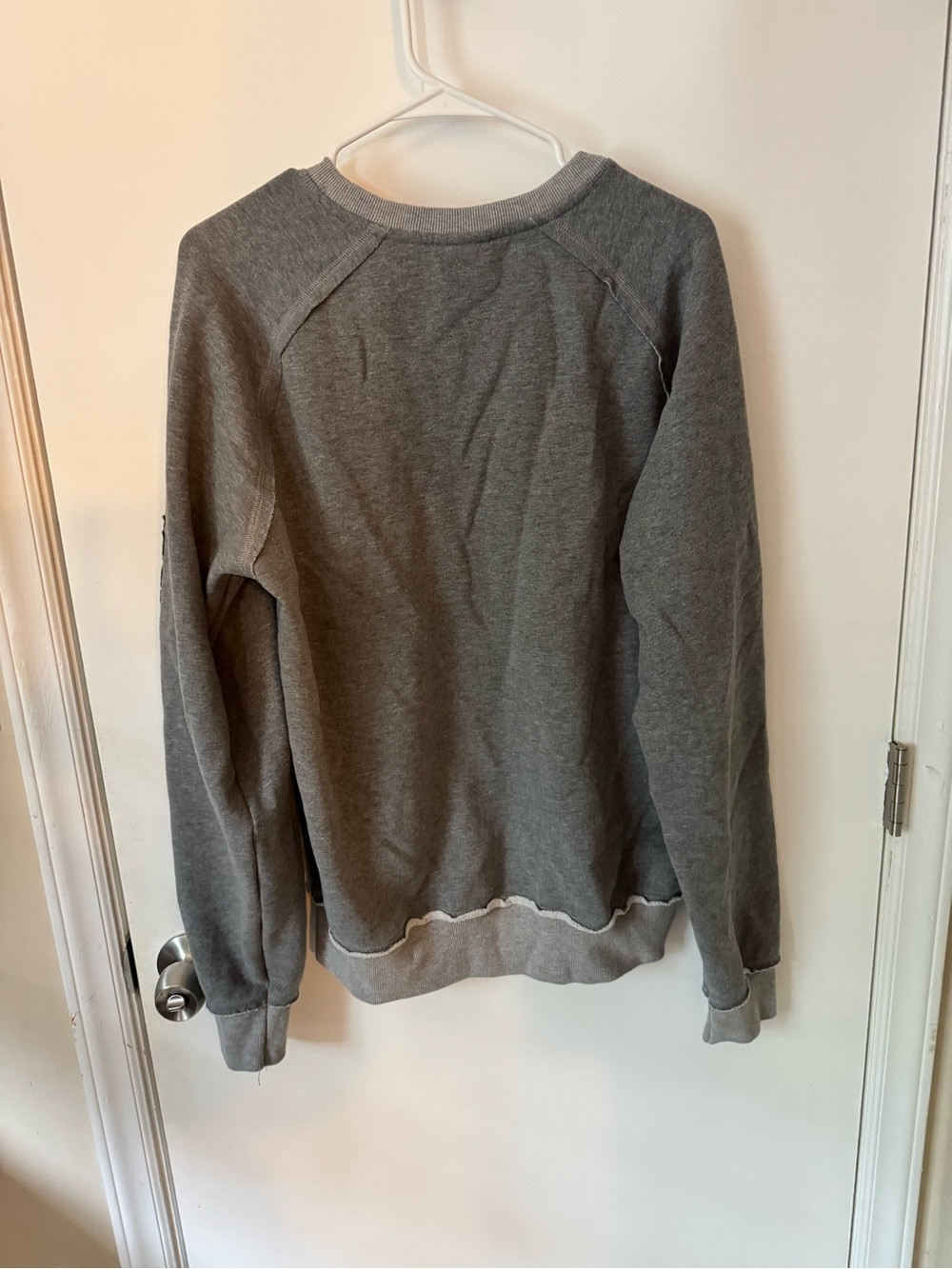 Hufflepuff Gray Crewneck Sweatshirt - Official House Logo - Picture 4 of 6